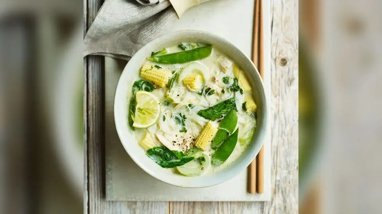 Thai green chicken soup