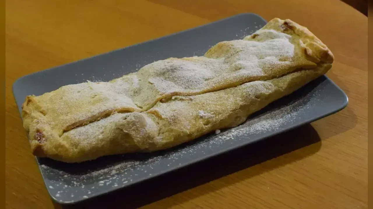 Apple strudel