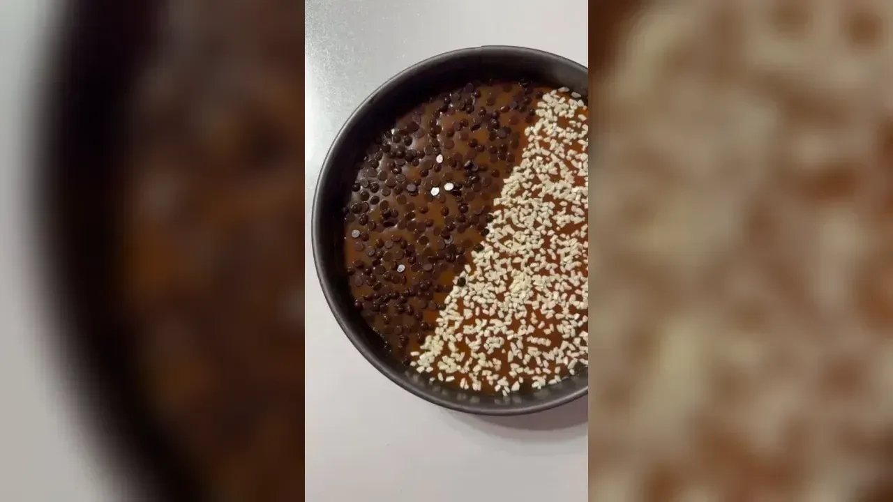 Baked quark cheesecake with chocolate-cookie crust