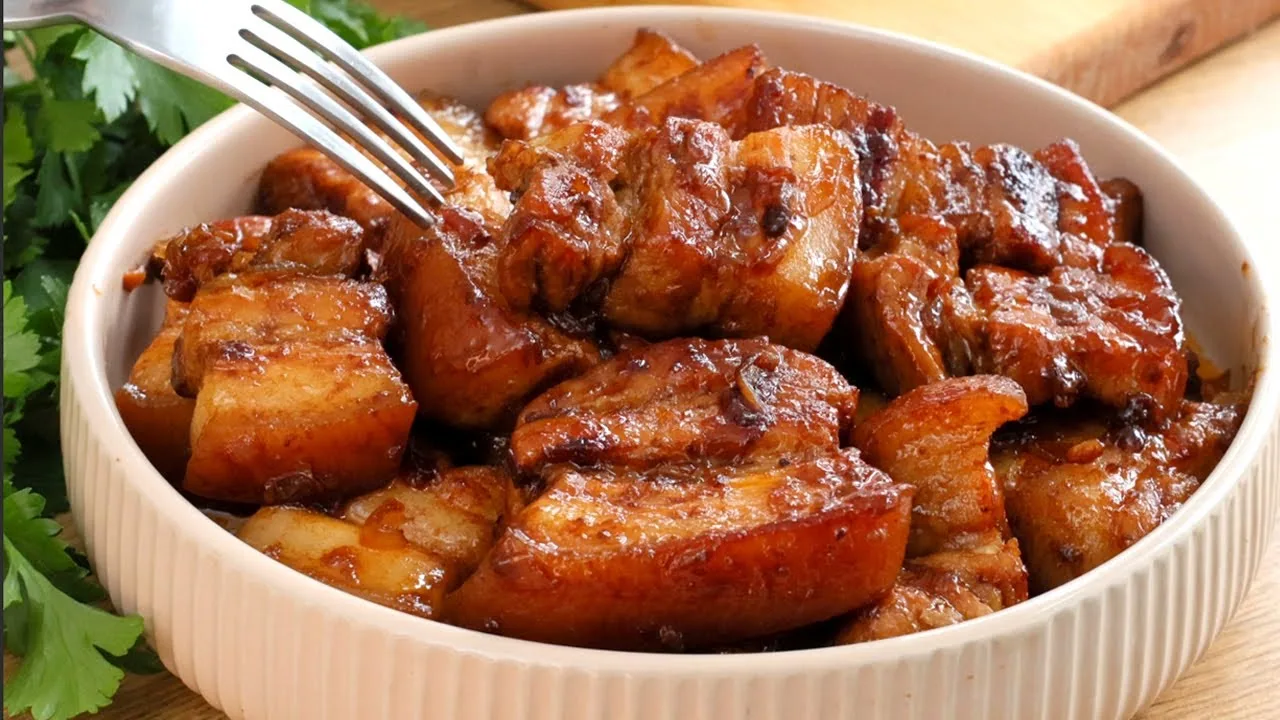 Juicy Fried Pork Belly in Homemade Sauce