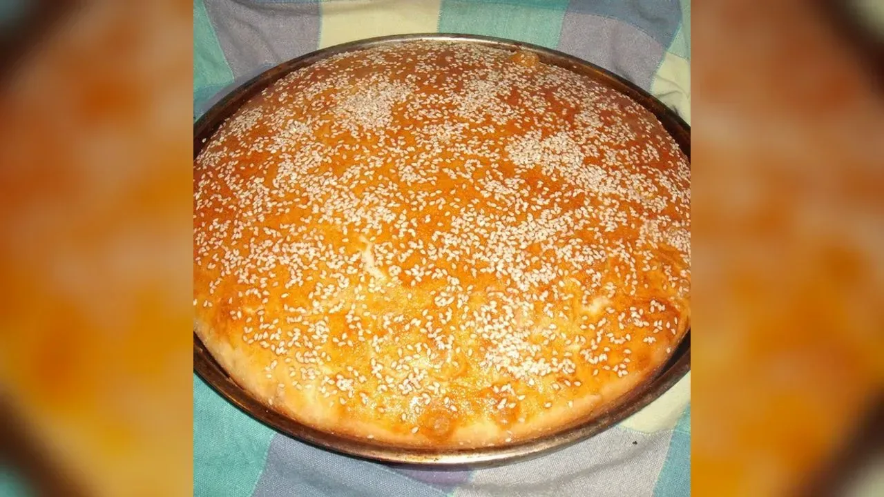 Khobz el Dar (Algerian Semolina Bread)