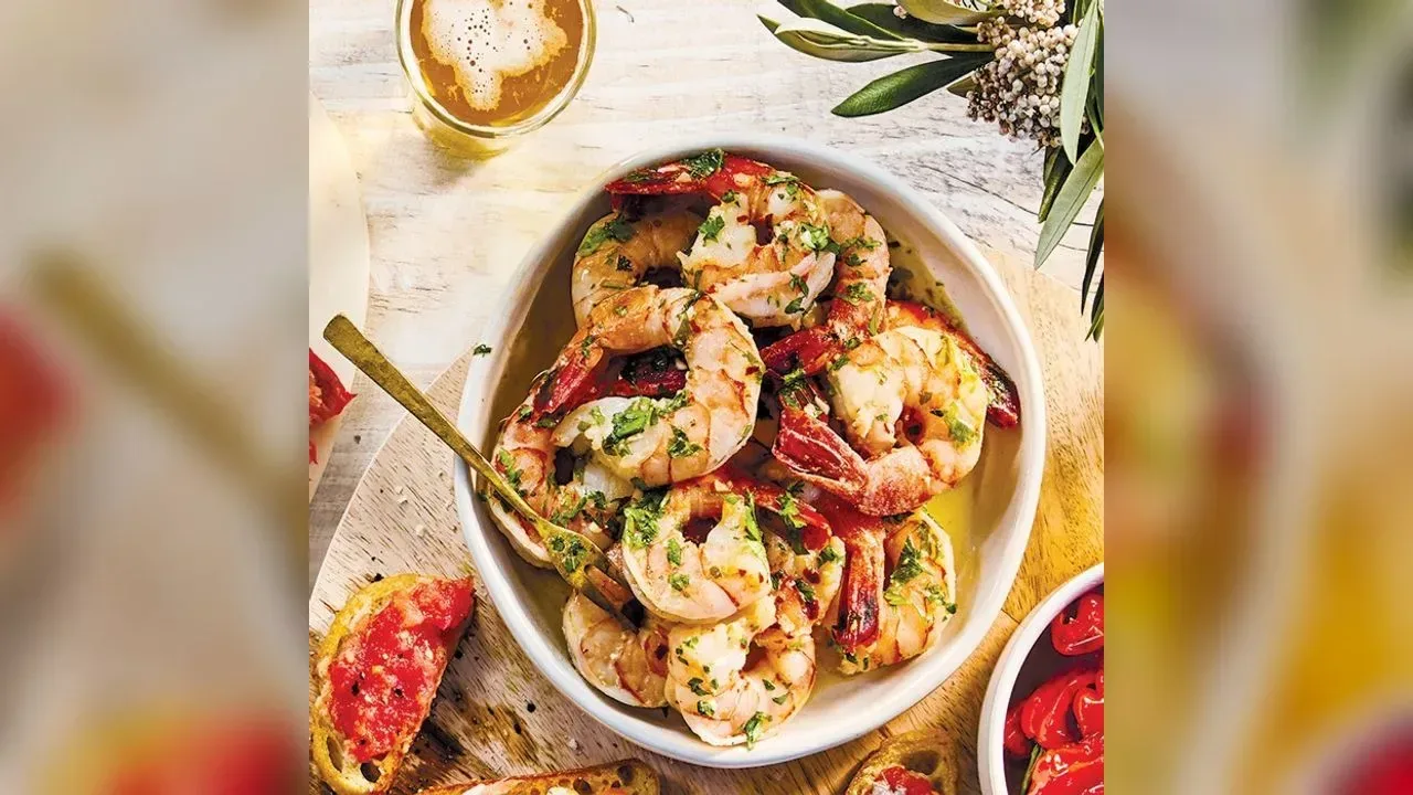 Garlicky prawns with sherry