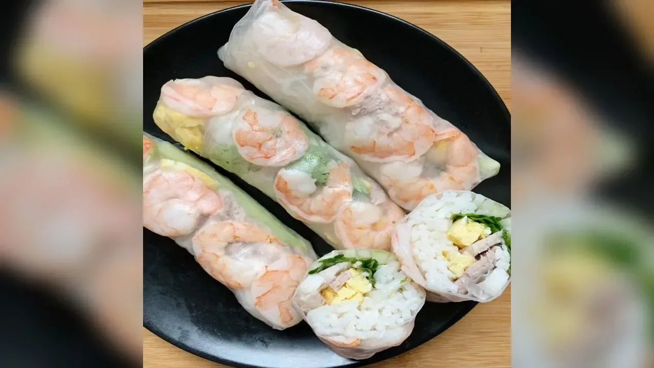 Vietnamese prawn spiralized rolls