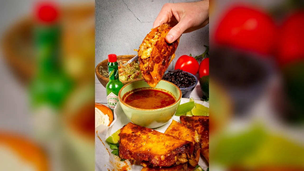 Tacos de Birria de Frango (Birria de Pollo)