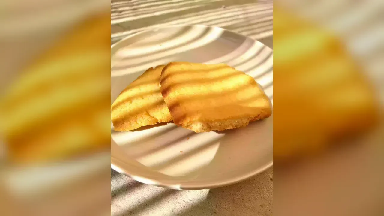 Tahini short bread