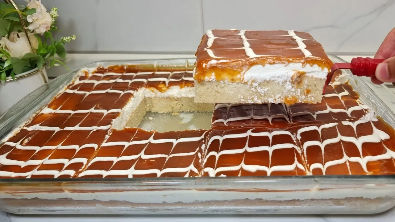 Torta Trileçe (torta de leite) com creme e caramelo