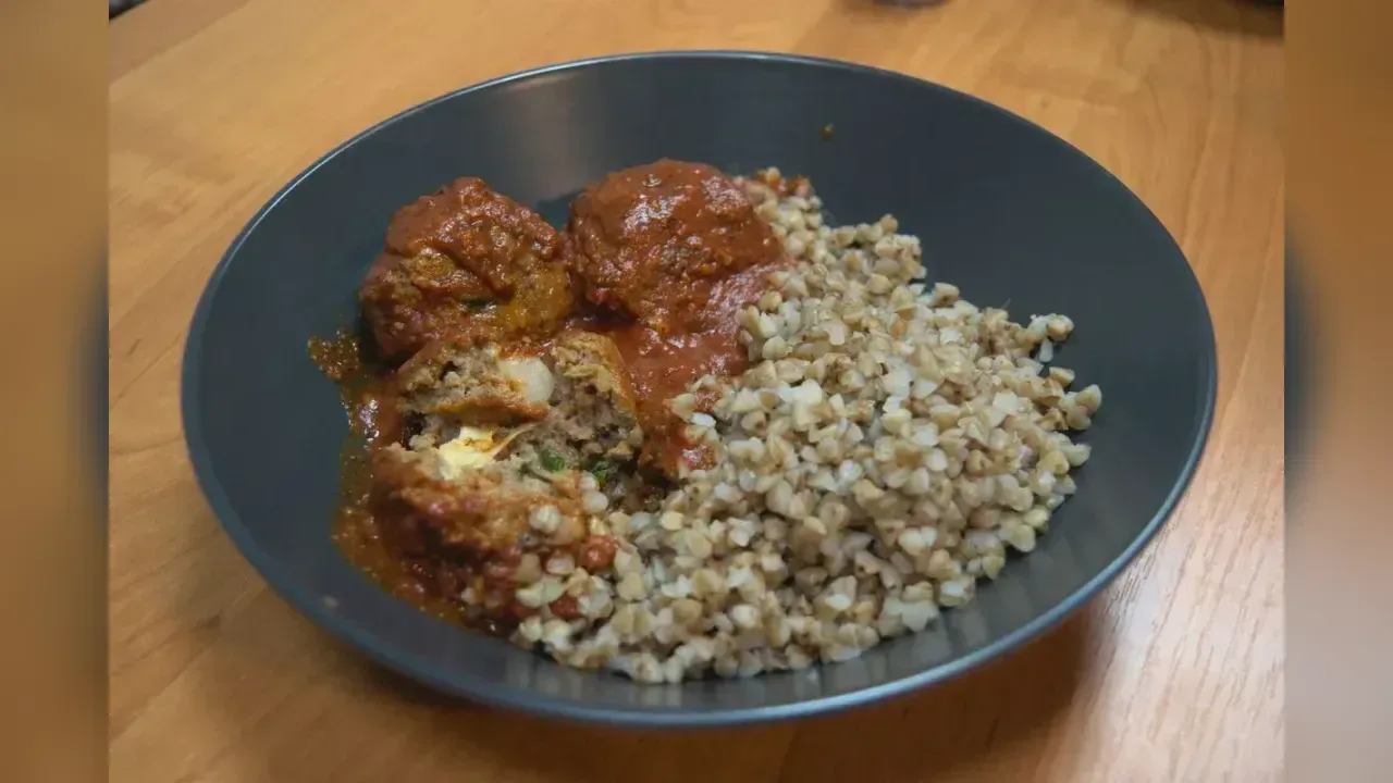 Cheesy Meatballs with Tomato Sauce
