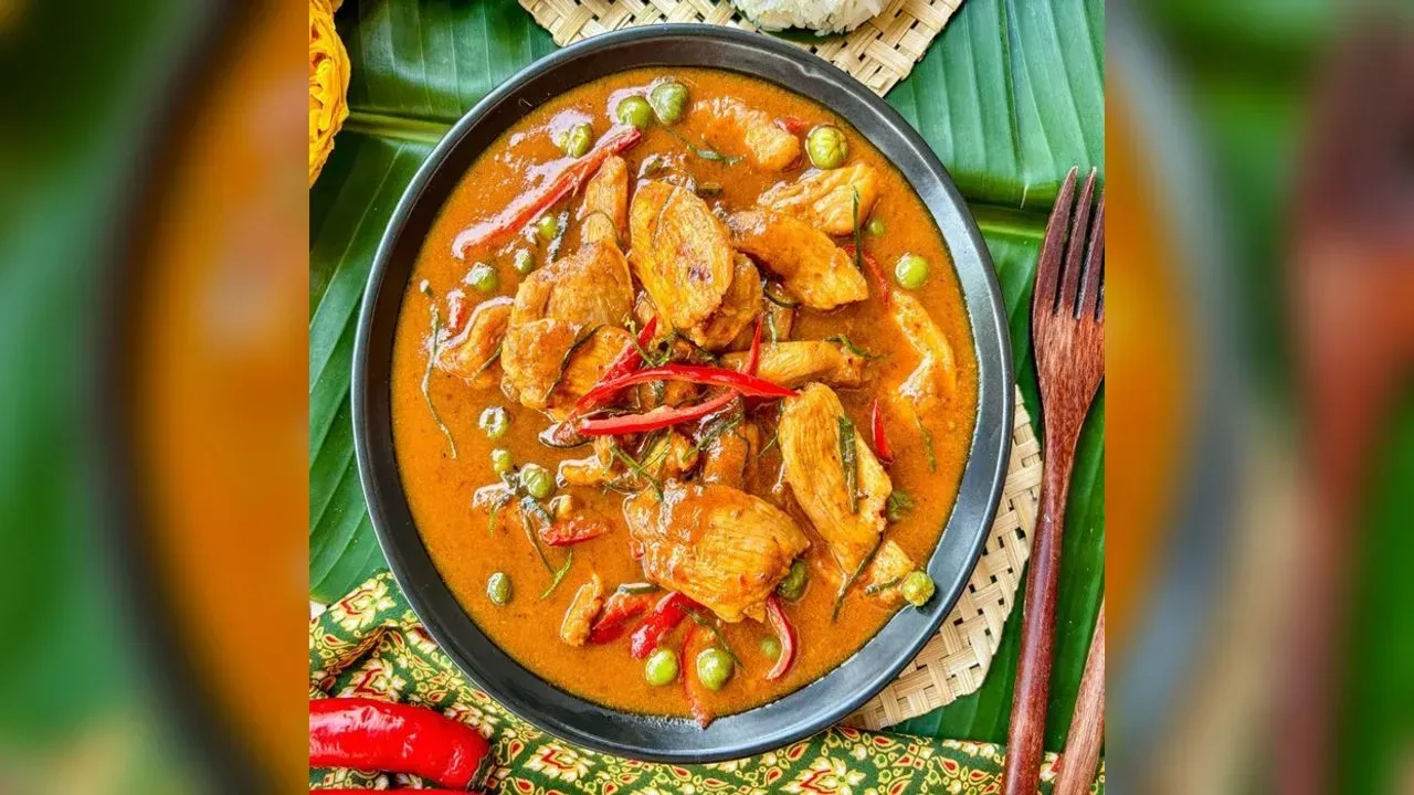 Panang chicken curry (kaeng panang gai)