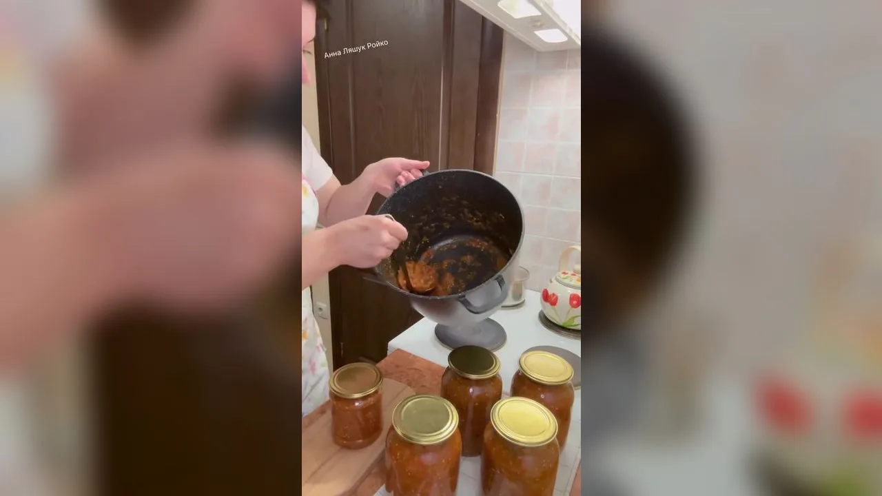 Caviar de Berinjela (salada de berinjela para o inverno)