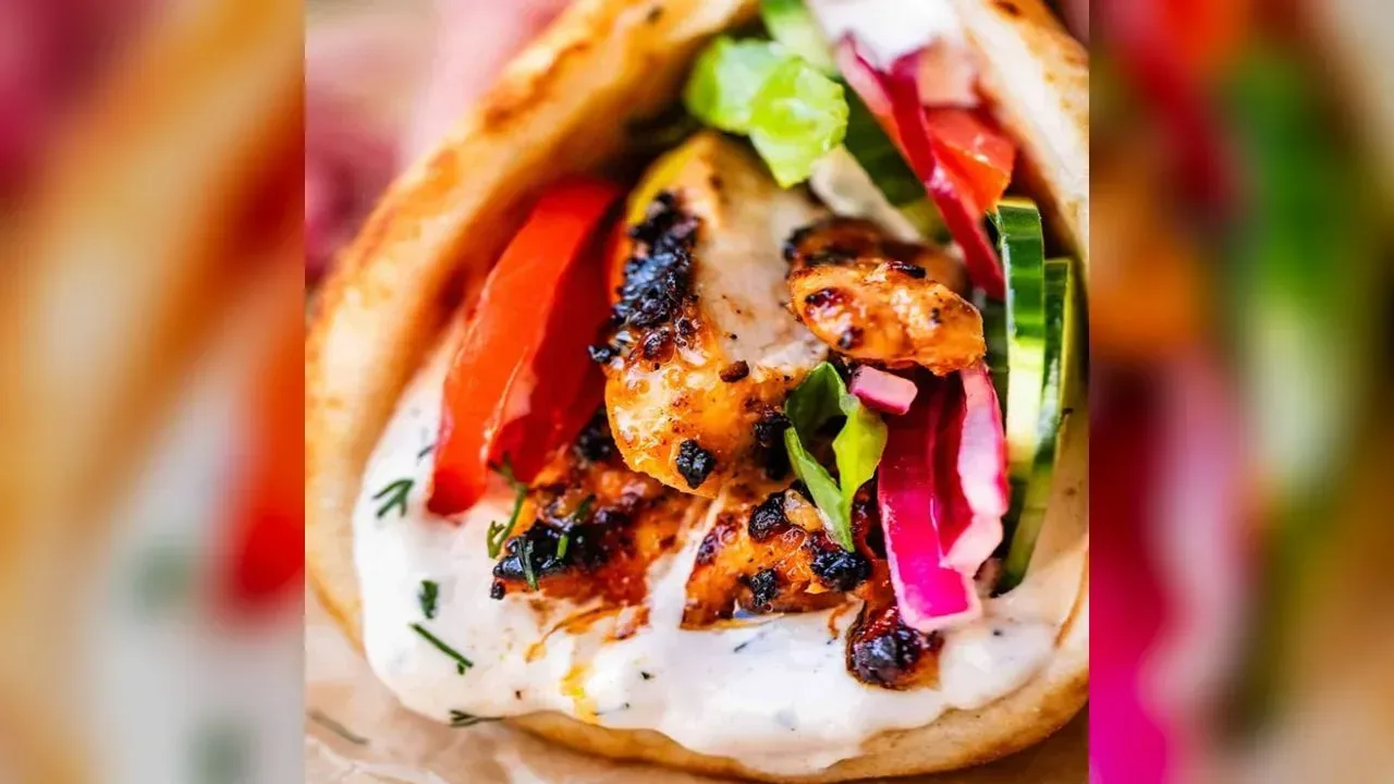 Chicken Shawarma with homemade garlic herb yoghurt sauce