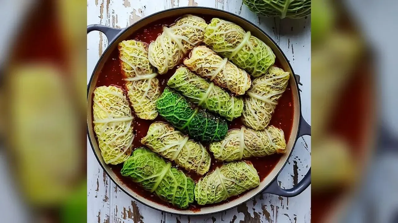Braised stuffed cabbage