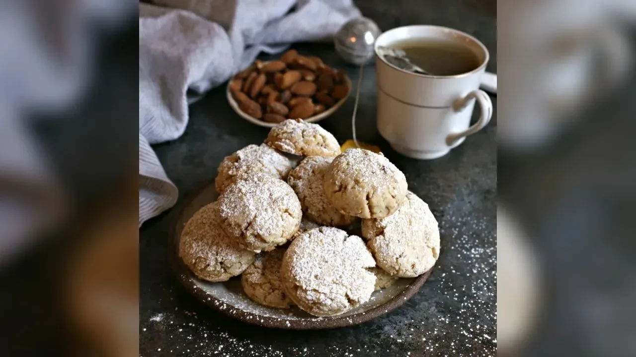 Cashew Ghoriba Biscuits