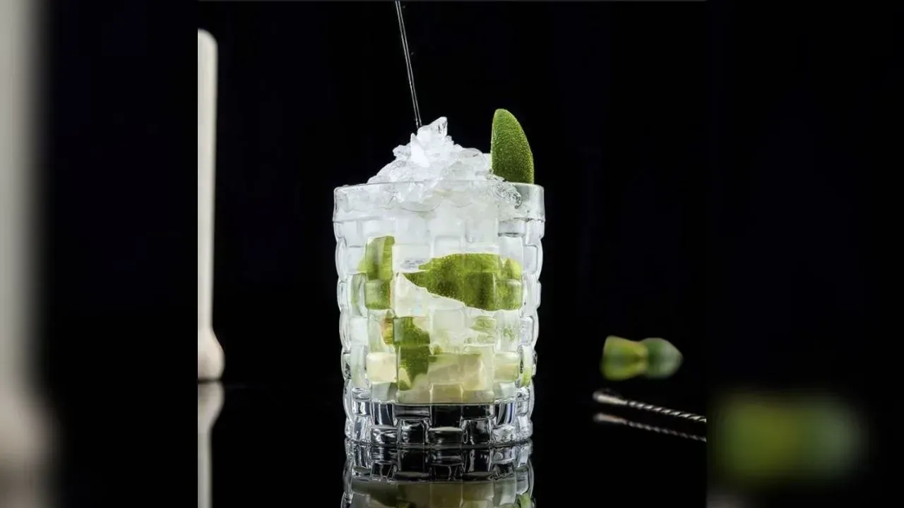 Elderflower Caipirinha
