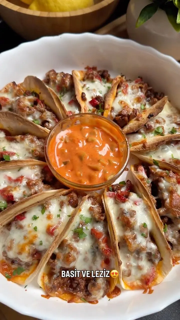 Baked stuffed lavash