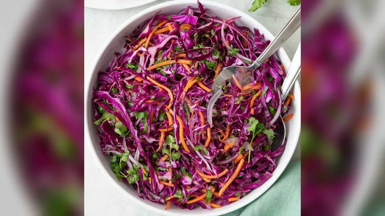 Tangy carrot, cabbage & onion salad