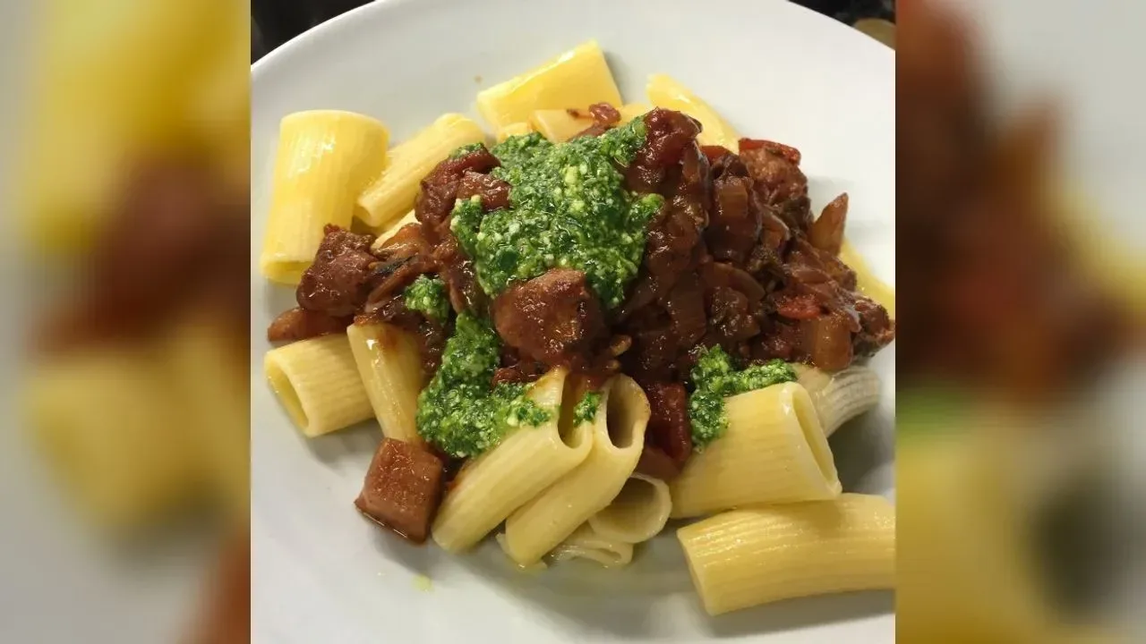 Rigatoni with fennel sausage sauce