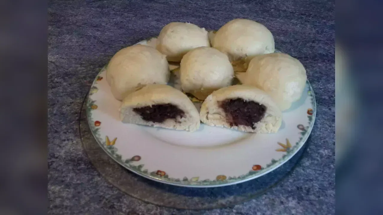 Red Bean Buns (豆沙包)