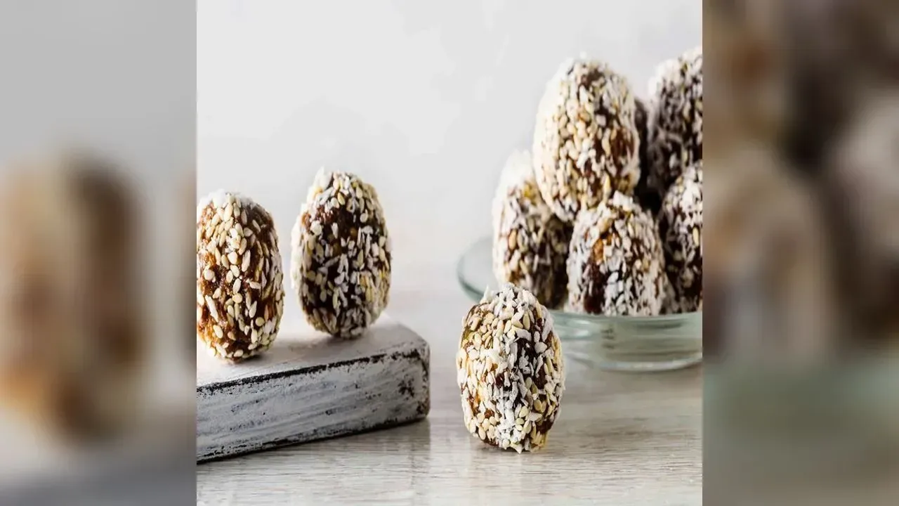 Spanish fig & almond balls