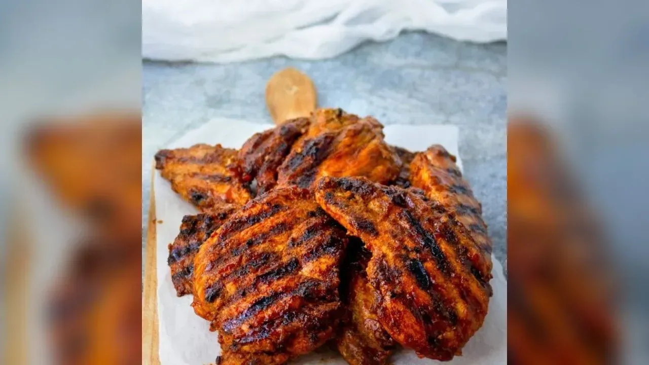 Spiced smoky barbecued chicken